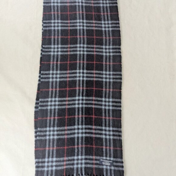 Burberry Unisex Lambswool Check Scarf Blue – Pre-Owned – Warm Designer Style. - Picture 4 of 7